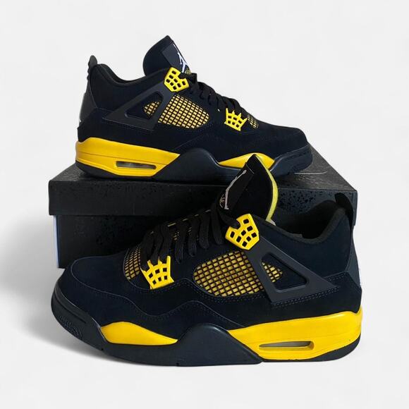 Jordan 4 retro thunder - size 10.5 M / 12 W US / 43.5 EU - Picture 3 of 5